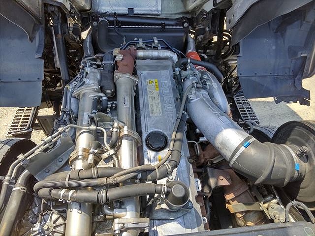 いすゞギガトレーラーヘッド（トラクターヘッド）大型（10t）[写真32]