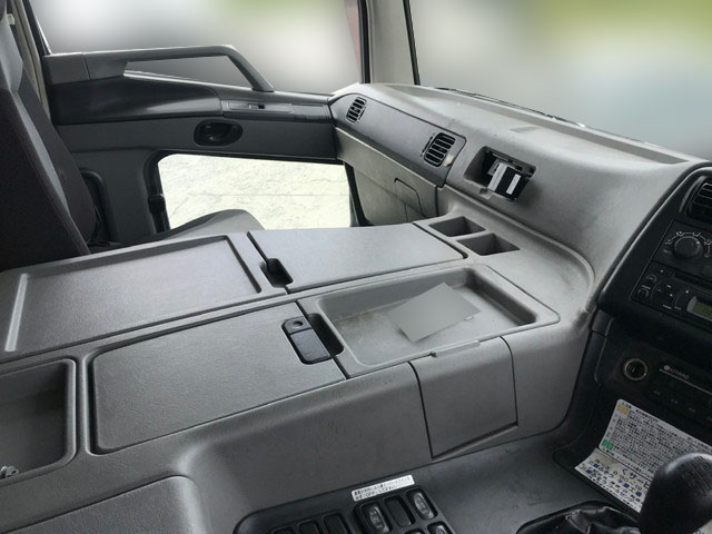 三菱ふそうスーパーグレートパネルウイング大型（10t）[写真24]