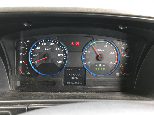 三菱ふそうスーパーグレートパネルウイング大型（10t）[写真27]