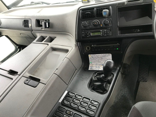 三菱ふそうスーパーグレートパネルウイング大型（10t）[写真28]