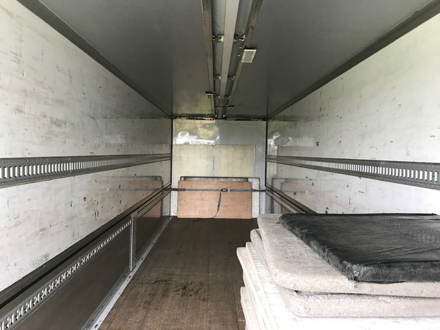 三菱ふそうスーパーグレートパネルウイング大型（10t）[写真07]