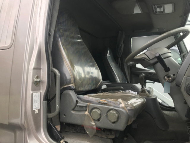 三菱ふそうファイターユニック4段中型（4t）[写真16]