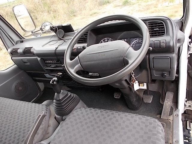 日産アトラス平ボディ小型（2t・3t）[写真26]