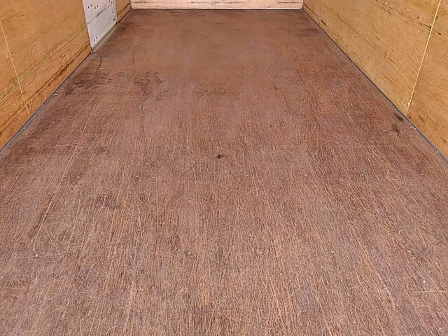 いすゞエルフアルミバン小型（2t・3t）[写真15]