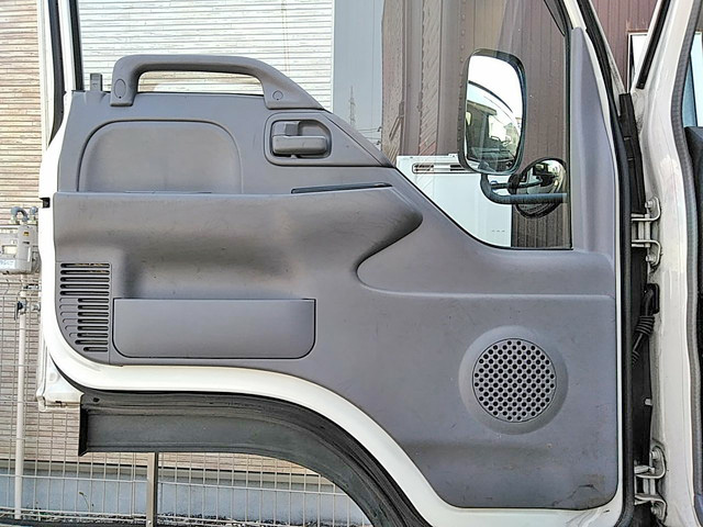 いすゞエルフアルミバン小型（2t・3t）[写真27]