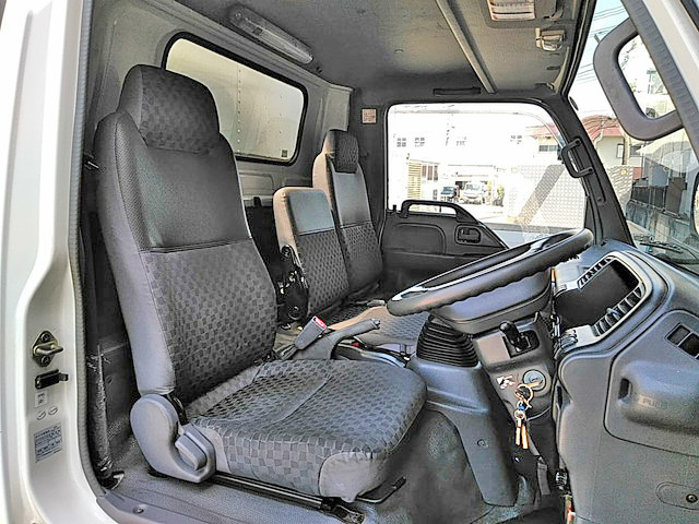 いすゞエルフアルミバン小型（2t・3t）[写真29]