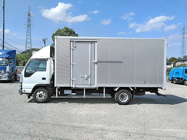 いすゞエルフアルミバン小型（2t・3t）[写真05]