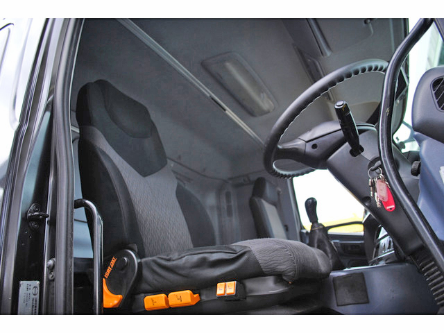 日野プロフィアセルフローダー大型（10t）[写真30]