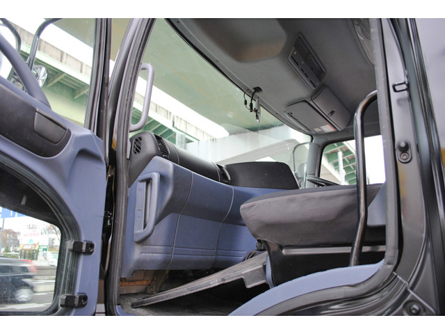 日野プロフィアセルフローダー大型（10t）[写真32]