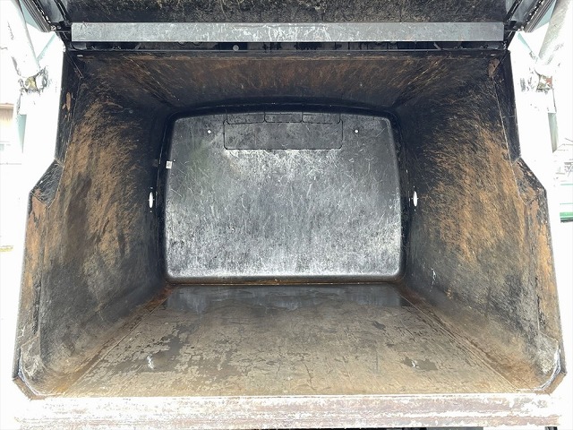 三菱ふそうキャンターパッカー車（塵芥車）小型（2t・3t）[写真11]