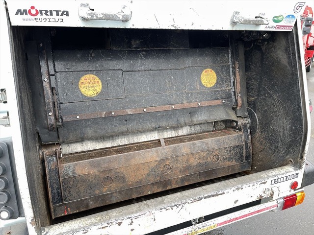 三菱ふそうキャンターパッカー車（塵芥車）小型（2t・3t）[写真16]