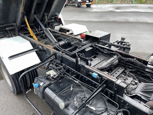 三菱ふそうキャンターパッカー車（塵芥車）小型（2t・3t）[写真19]