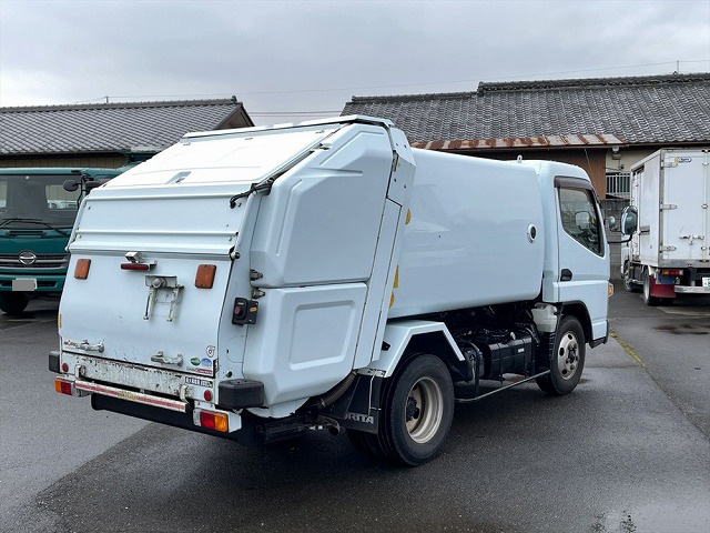 三菱ふそうキャンターパッカー車（塵芥車）小型（2t・3t）[写真04]
