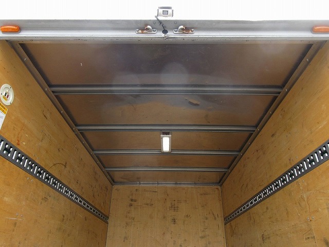 いすゞエルフアルミバン小型（2t・3t）[写真10]