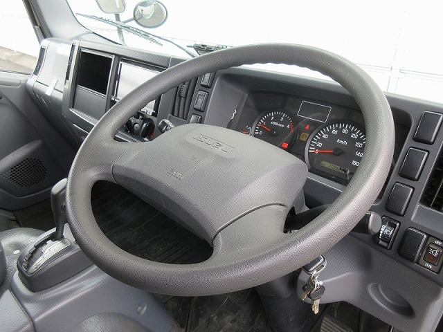 いすゞエルフアルミバン小型（2t・3t）[写真30]