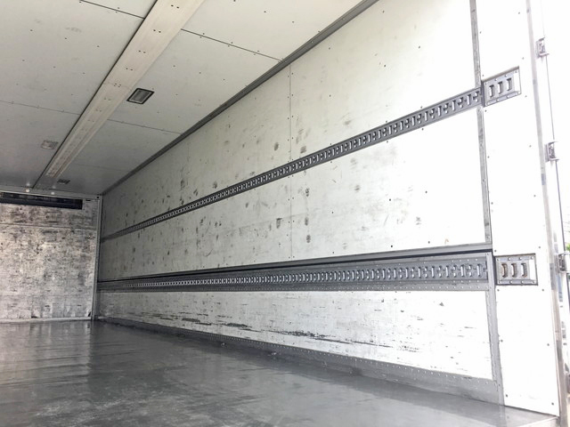 いすゞギガ冷蔵冷凍ウイング大型（10t）[写真17]