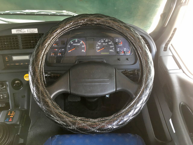 いすゞギガ冷蔵冷凍ウイング大型（10t）[写真35]