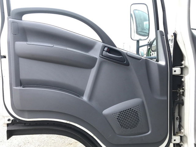 いすゞエルフ冷凍車（冷蔵車）小型（2t・3t）[写真26]