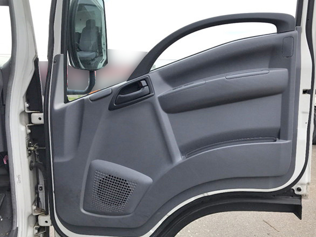 いすゞエルフ冷凍車（冷蔵車）小型（2t・3t）[写真27]