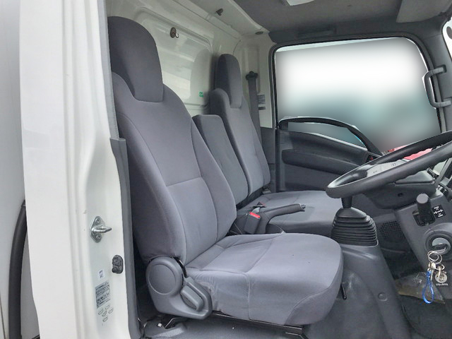 いすゞエルフ冷凍車（冷蔵車）小型（2t・3t）[写真28]