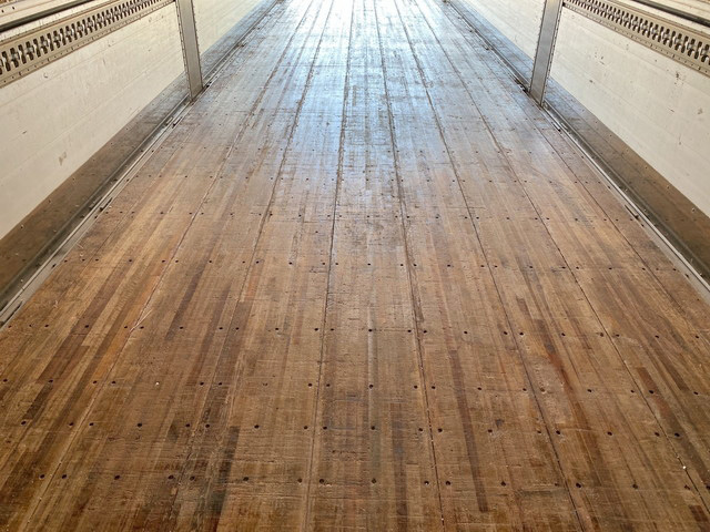 UDトラックスクオンアルミウイング大型（10t）[写真14]