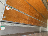 UDトラックスクオンアルミウイング大型（10t）[写真17]