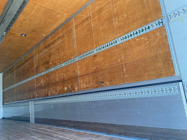 UDトラックスクオンアルミウイング大型（10t）[写真18]