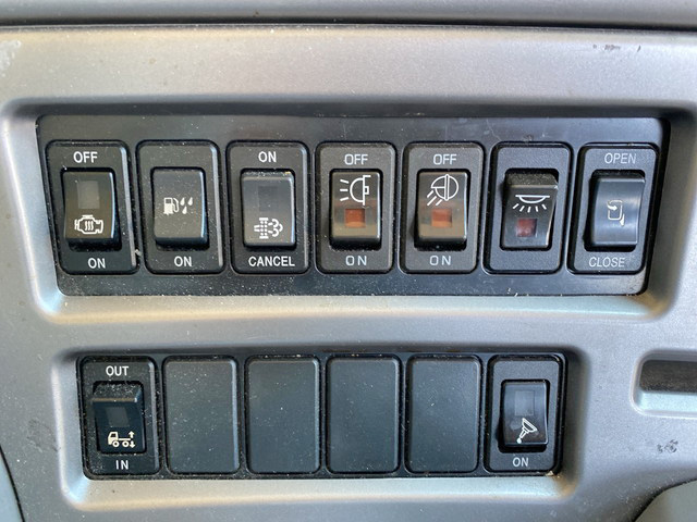 UDトラックスクオンアルミウイング大型（10t）[写真39]