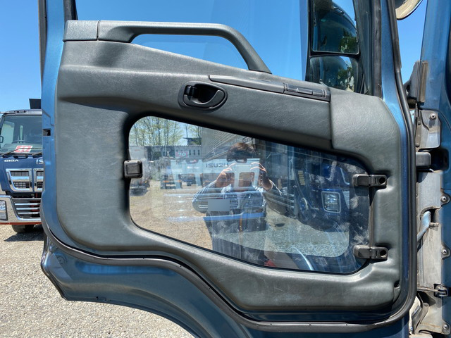 三菱ふそうスーパーグレートアルミウイング大型（10t）[写真27]