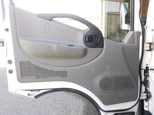 日産アトラス平ボディ小型（2t・3t）[写真24]