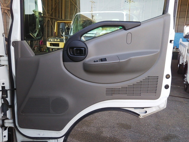 日産アトラス平ボディ小型（2t・3t）[写真25]