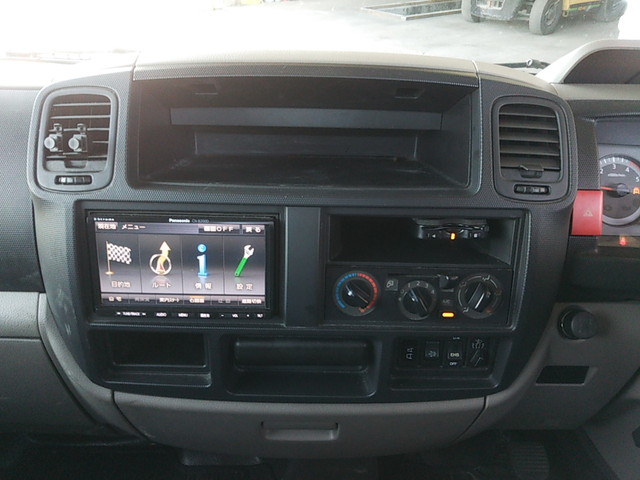 日産アトラス平ボディ小型（2t・3t）[写真30]