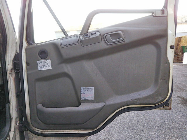 三菱ふそうファイターアルミウイング中型（4t）[写真27]