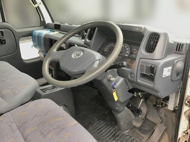日産アトラス平ボディ小型（2t・3t）[写真12]