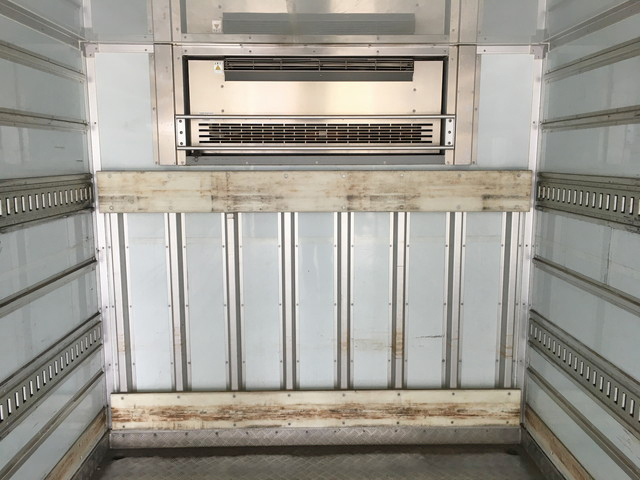 いすゞフォワード冷凍車（冷蔵車）中型（4t）[写真17]