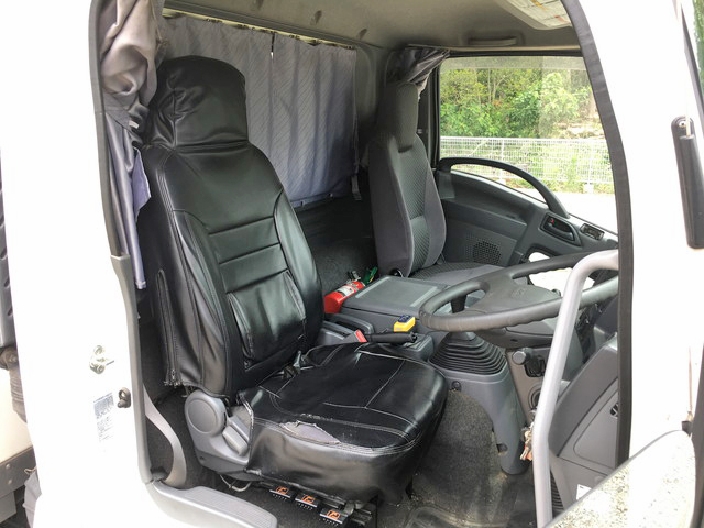 いすゞフォワード冷凍車（冷蔵車）中型（4t）[写真29]