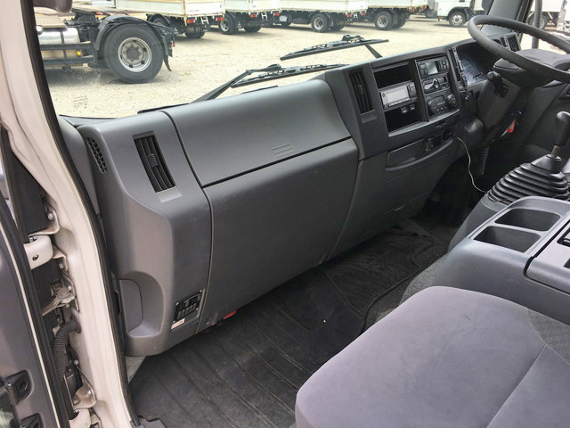 いすゞフォワード冷凍車（冷蔵車）中型（4t）[写真32]