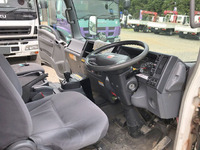 いすゞエルフパネルバン小型（2t・3t）[写真27]