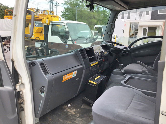 いすゞエルフパネルバン小型（2t・3t）[写真29]