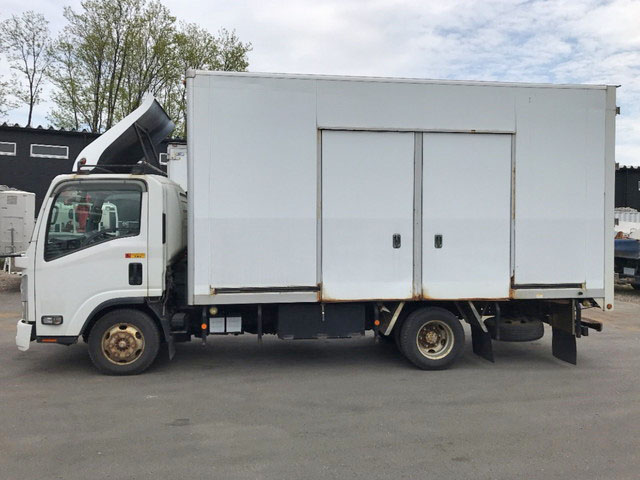 いすゞエルフパネルバン小型（2t・3t）[写真05]