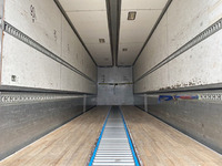 いすゞギガアルミウイング大型（10t）[写真12]