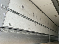 いすゞギガアルミウイング大型（10t）[写真13]