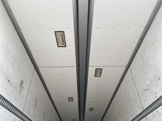 いすゞギガアルミウイング大型（10t）[写真14]