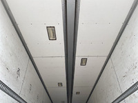 いすゞギガアルミウイング大型（10t）[写真14]