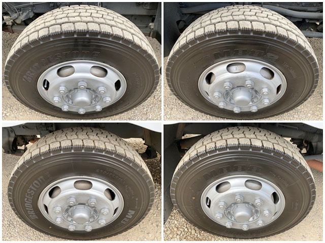 いすゞギガアルミウイング大型（10t）[写真22]