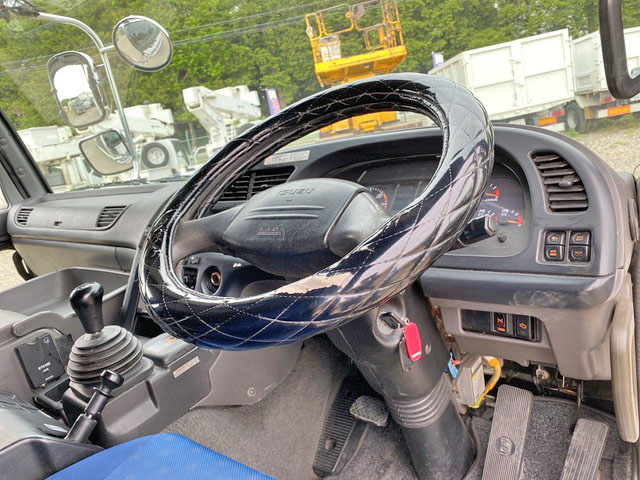 いすゞギガアルミウイング大型（10t）[写真34]