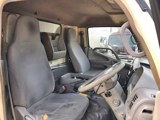 日野デュトロ冷凍車（冷蔵車）小型（2t・3t）[写真31]