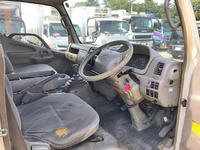 日野デュトロ冷凍車（冷蔵車）小型（2t・3t）[写真32]