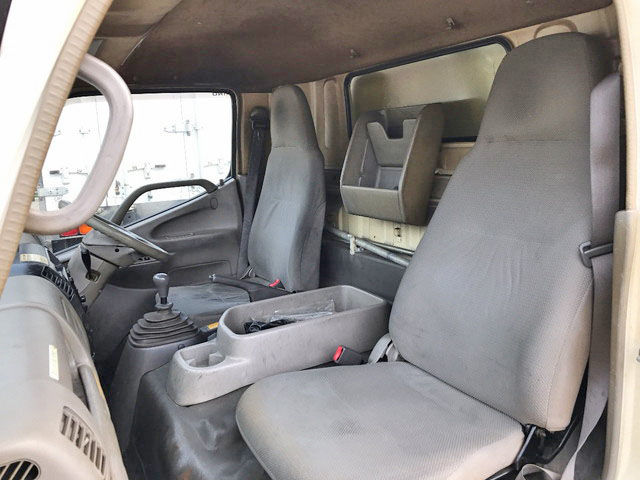 日野デュトロ冷凍車（冷蔵車）小型（2t・3t）[写真33]