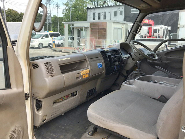 日野デュトロ冷凍車（冷蔵車）小型（2t・3t）[写真34]